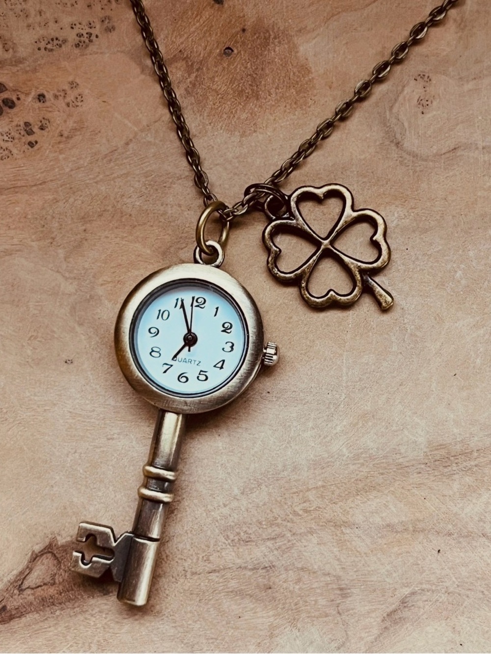 Working Skeleton Key Watch Pendant Necklace Bronze Chain Four Leaf Clover Charm